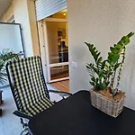 Little Paradise - - 2 Minuti Dal