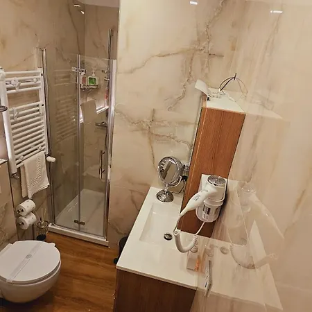 Apartment Little Paradise - - 2 Minuti Dal Arona